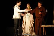 049-Romeo,Julie a bratr Lorenzo.jpg